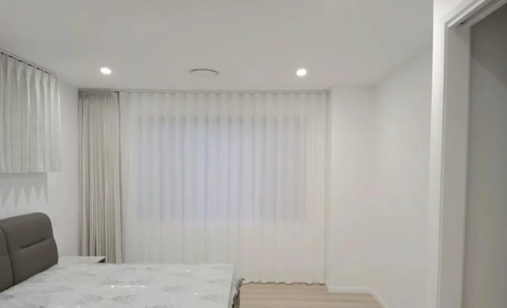 pinch curtain with s fold sheer