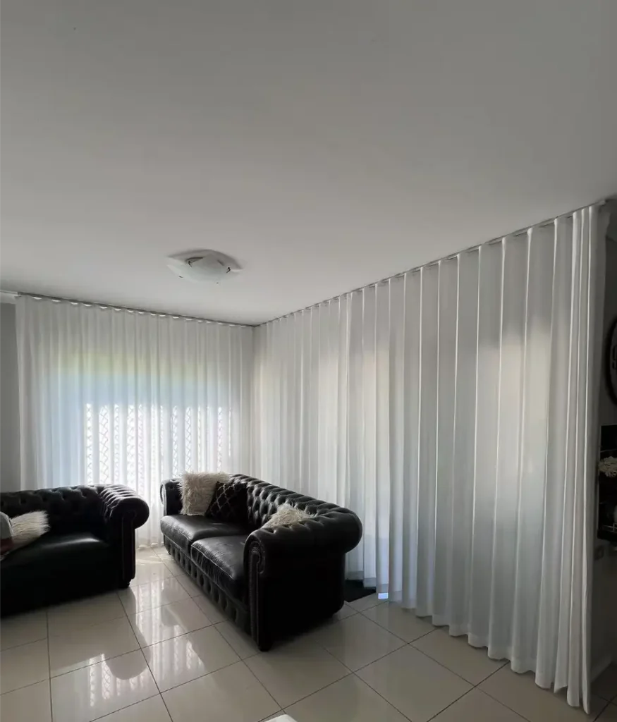 L shapes sheer in living