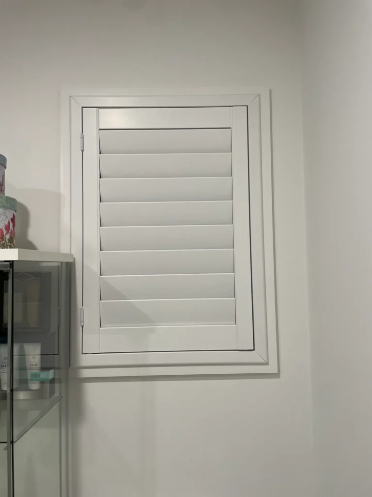 shutter with one panel