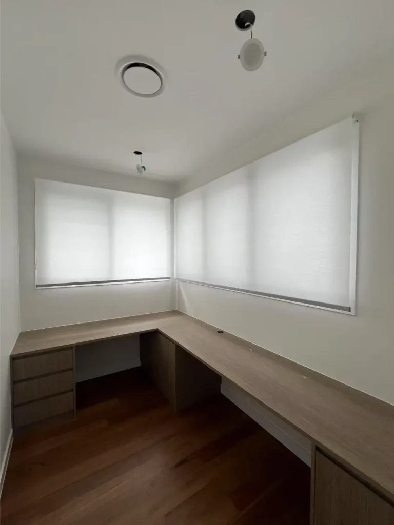 riltering white roller blinds