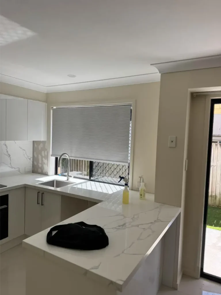 anove sink roler blinds