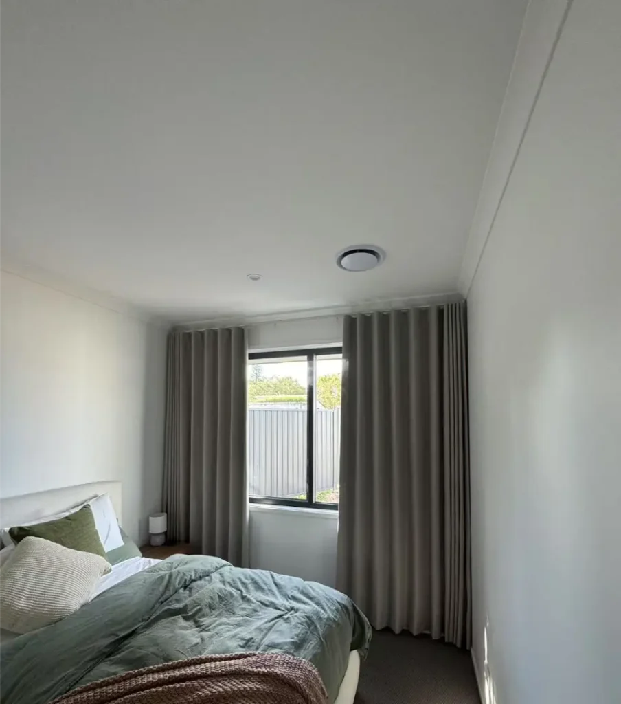 S-fold curtain ceiling mount