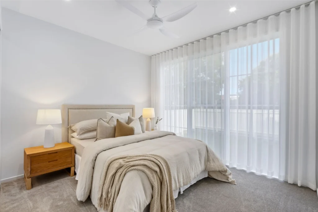 s fold transparency sheer 1